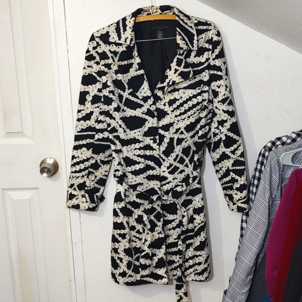 Apostrophe Stretch Pearl Print Trench Coat